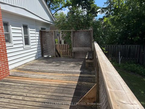 Photo 11 at 82 Mill Street, Mill Pond, Richmond Hill