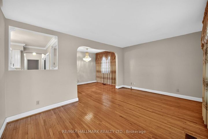 Photo 7 at 50 Dorking Crescent, CFB, Toronto