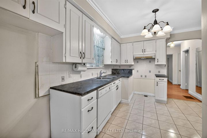 Photo 14 at 50 Dorking Crescent, CFB, Toronto