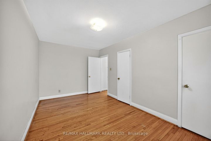 Photo 18 at 50 Dorking Crescent, CFB, Toronto