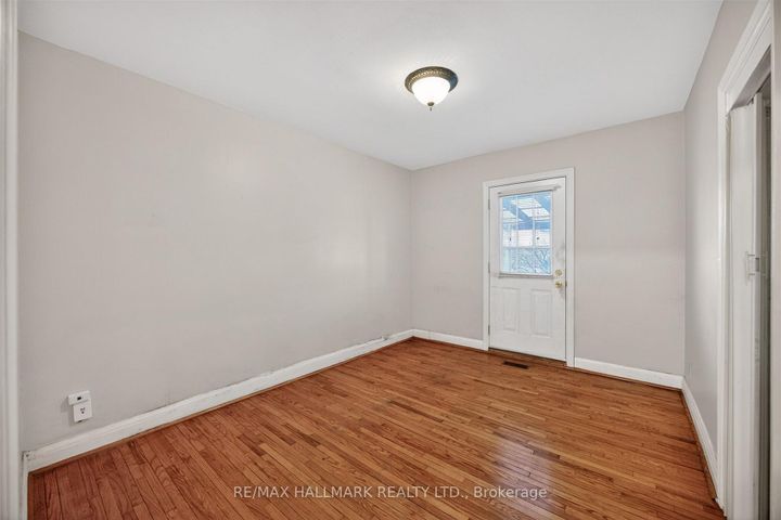 Photo 19 at 50 Dorking Crescent, CFB, Toronto