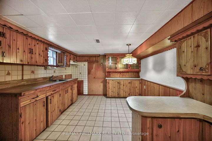 Photo 26 at 50 Dorking Crescent, CFB, Toronto