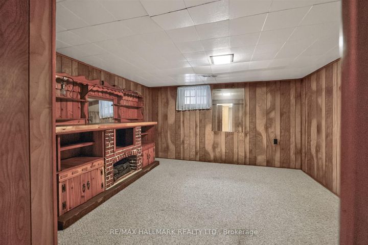 Photo 28 at 50 Dorking Crescent, CFB, Toronto