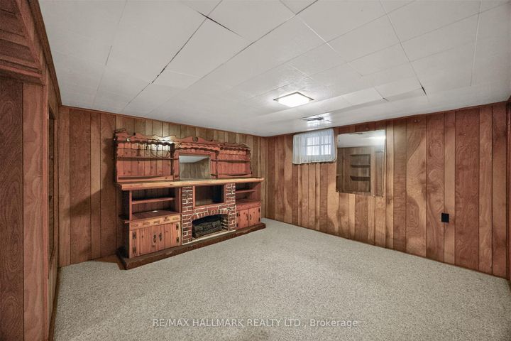 Photo 30 at 50 Dorking Crescent, CFB, Toronto