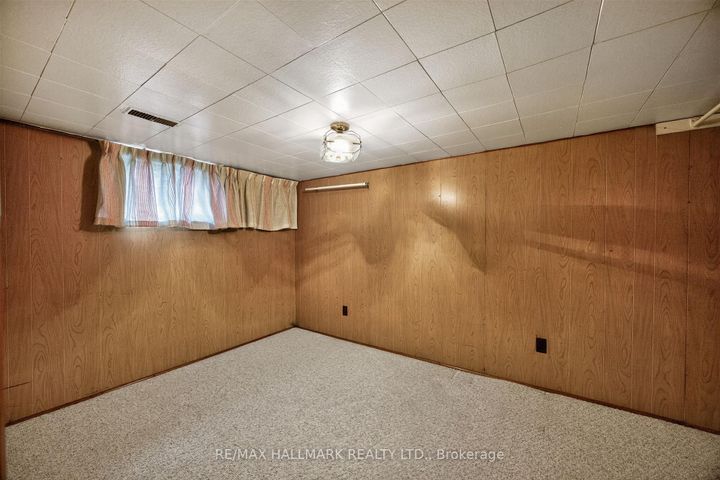Photo 32 at 50 Dorking Crescent, CFB, Toronto