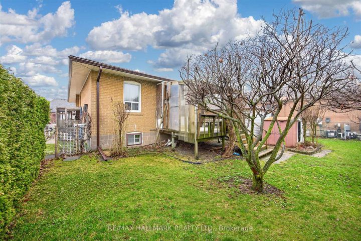 Photo 38 at 50 Dorking Crescent, CFB, Toronto