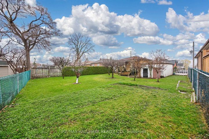 Photo 41 at 50 Dorking Crescent, CFB, Toronto
