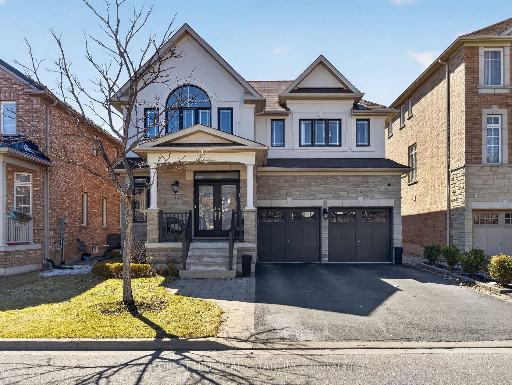 12 Wallenberg Drive, Patterson, Vaughan photo number 2