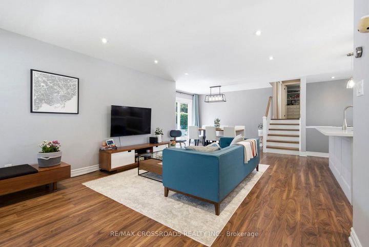 Photo 5 at 23 Chaldean Street, L'Amoreaux, Toronto