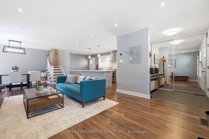 Photo 6 at 23 Chaldean Street, L'Amoreaux, Toronto