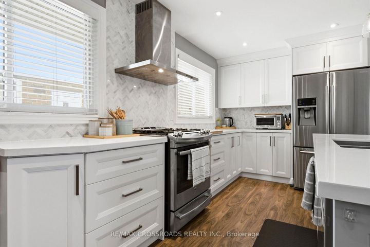 Photo 13 at 23 Chaldean Street, L'Amoreaux, Toronto