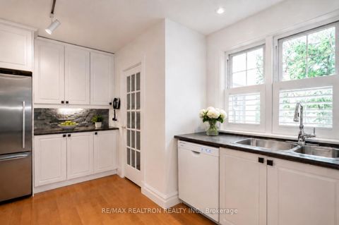 Photo 8 at 151 Brooke Street, Yorkhill, Vaughan