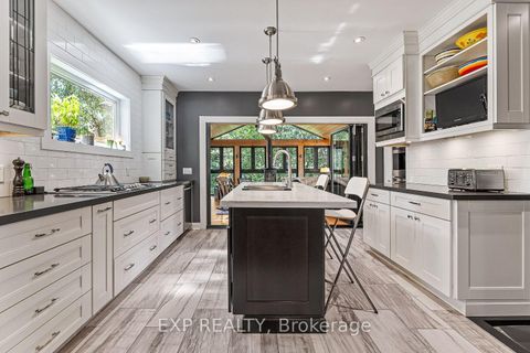 Photo 9 at 208 Lorne Avenue, Central Newmarket, Newmarket