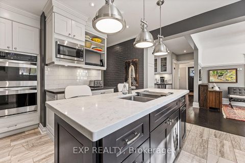 Photo 11 at 208 Lorne Avenue, Central Newmarket, Newmarket