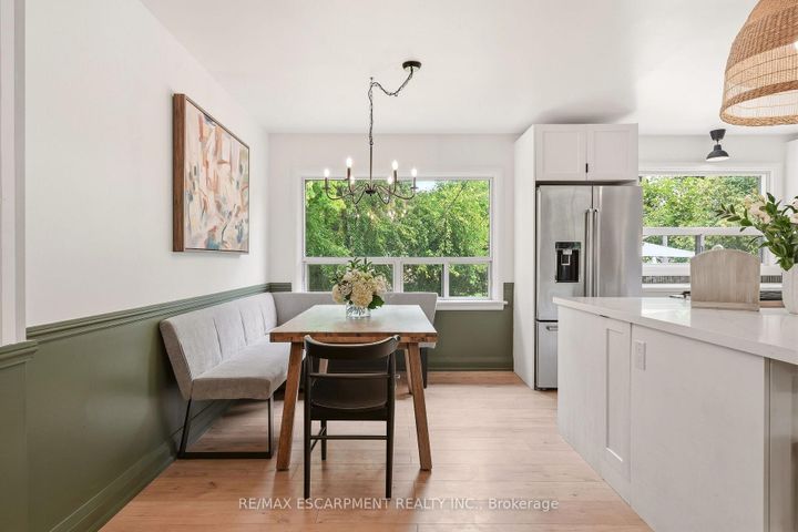 Photo 11 at 271 Linden Avenue, Shoreacres, Burlington