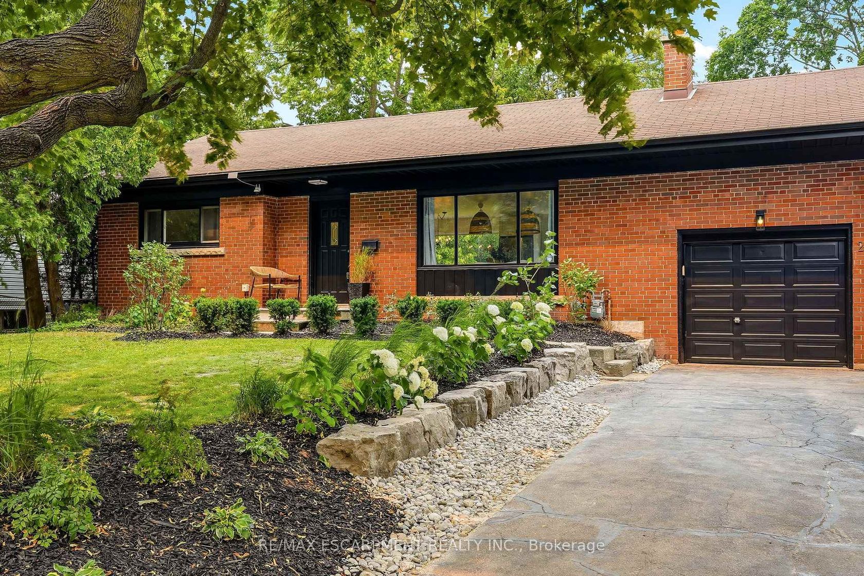 271 Linden Avenue, Shoreacres, Burlington 2