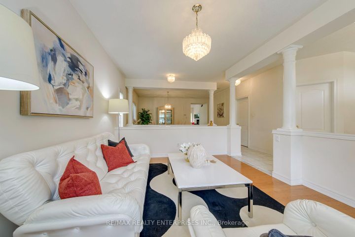 Photo 6 at 2839 Bushland Crescent, Clarkson, Mississauga