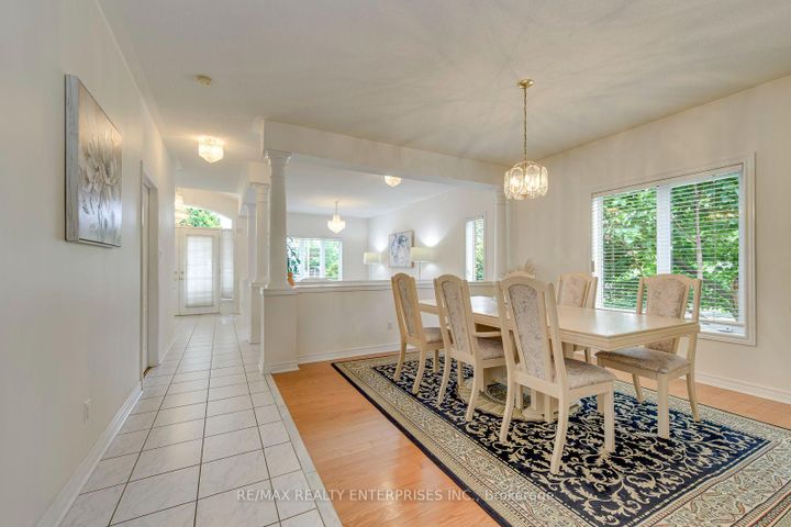 Photo 7 at 2839 Bushland Crescent, Clarkson, Mississauga