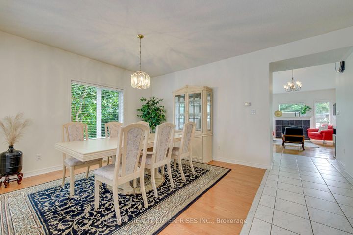 Photo 8 at 2839 Bushland Crescent, Clarkson, Mississauga