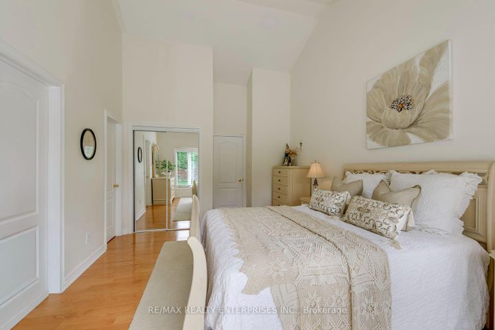 Photo 18 at 2839 Bushland Crescent, Clarkson, Mississauga