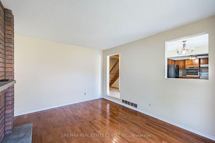 Photo 8 at 42 Lafleur Court, Fletcher's Creek South, Brampton