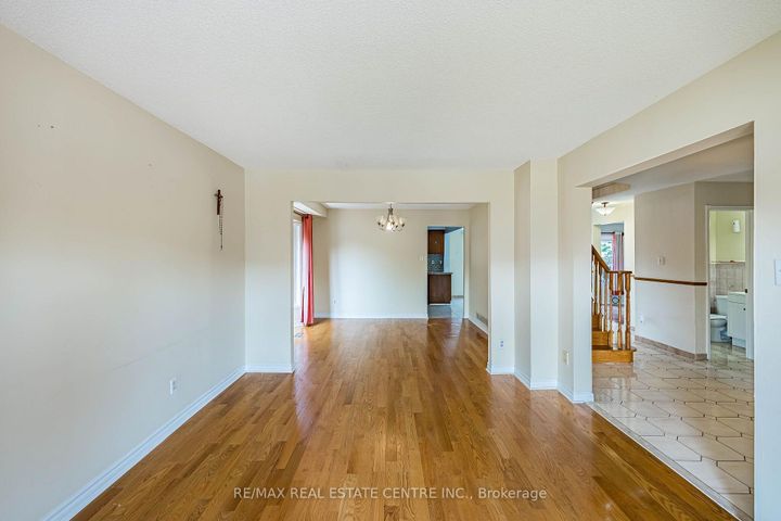 Photo 9 at 42 Lafleur Court, Fletcher's Creek South, Brampton