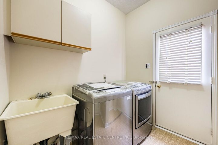 Photo 14 at 42 Lafleur Court, Fletcher's Creek South, Brampton