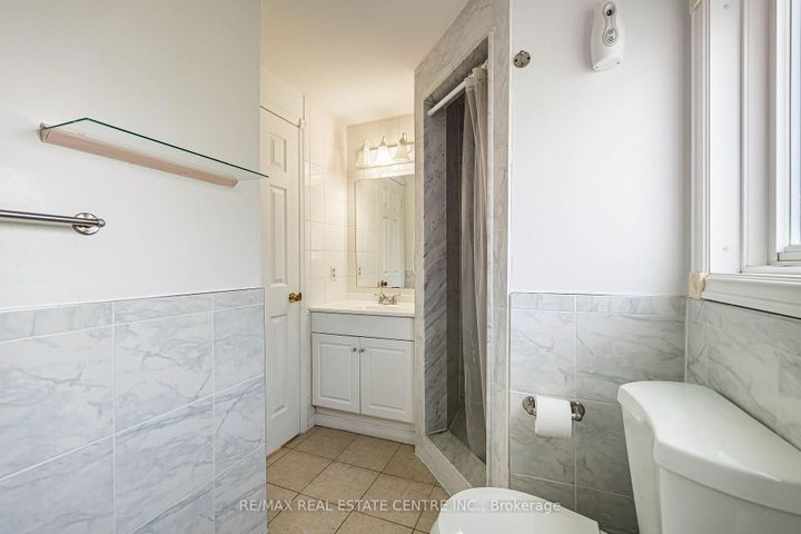 Photo 22 at 42 Lafleur Court, Fletcher's Creek South, Brampton