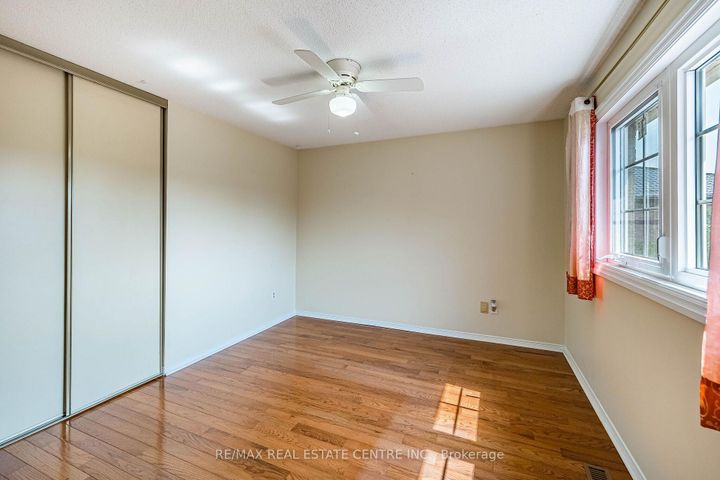 Photo 23 at 42 Lafleur Court, Fletcher's Creek South, Brampton