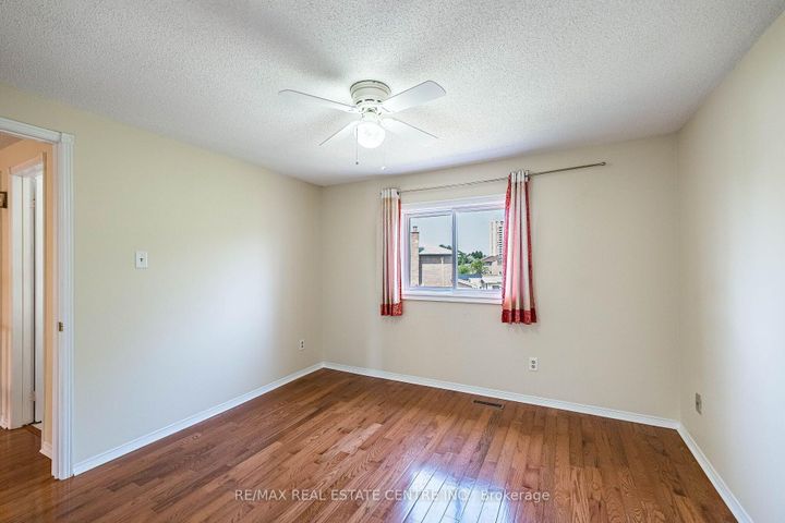 Photo 26 at 42 Lafleur Court, Fletcher's Creek South, Brampton