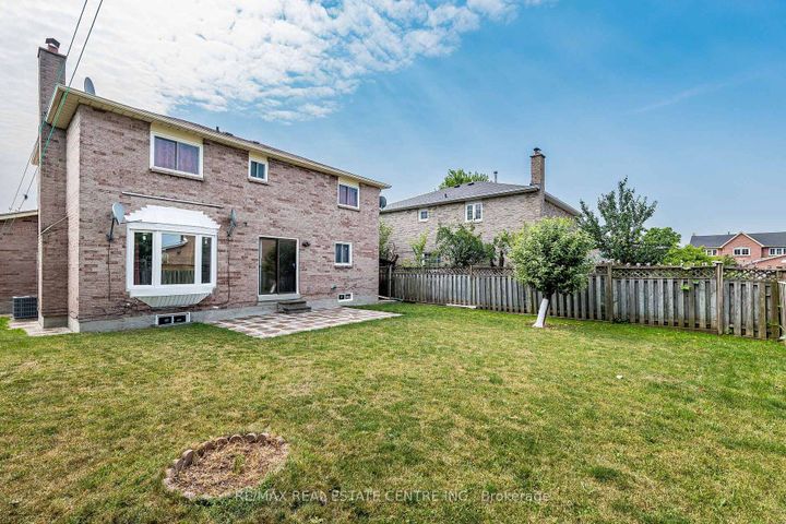 Photo 45 at 42 Lafleur Court, Fletcher's Creek South, Brampton