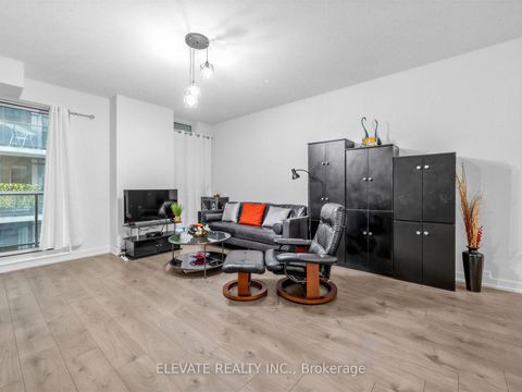 Photo 5 at 926 - 297 College Street, University, Toronto