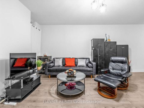 Photo 6 at 926 - 297 College Street, University, Toronto