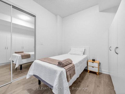 Photo 14 at 926 - 297 College Street, University, Toronto