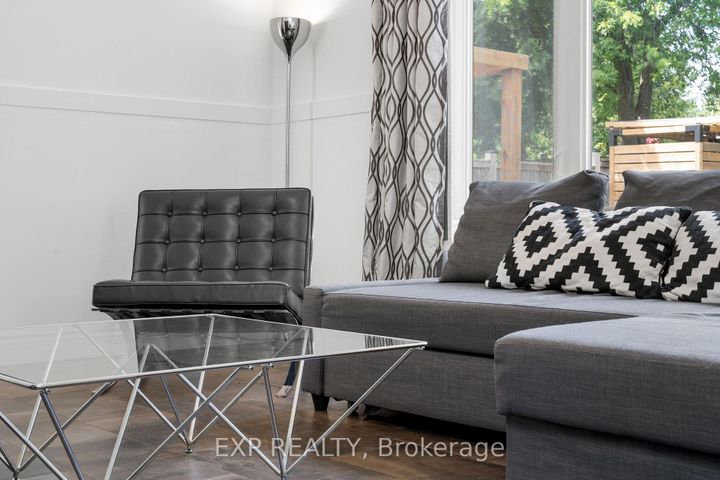 Photo 8 at 20 Malaren Road, Maple, Vaughan