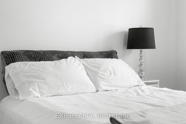 Photo 26 at 20 Malaren Road, Maple, Vaughan