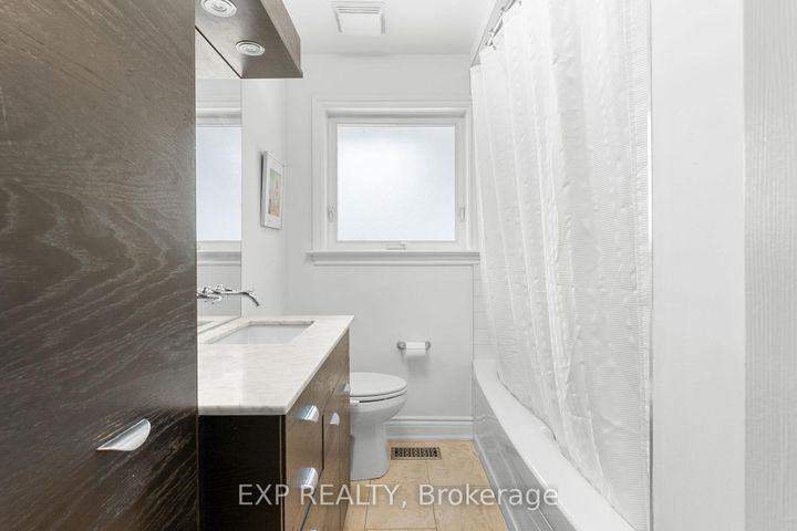 Photo 28 at 20 Malaren Road, Maple, Vaughan