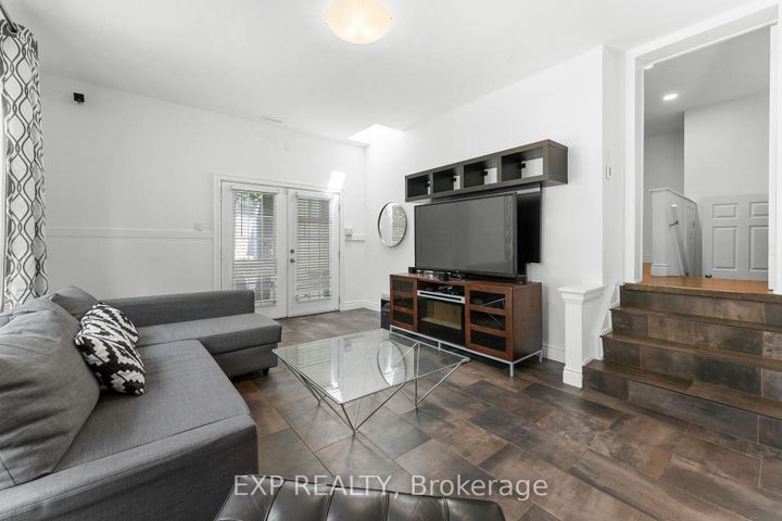 Photo 32 at 20 Malaren Road, Maple, Vaughan