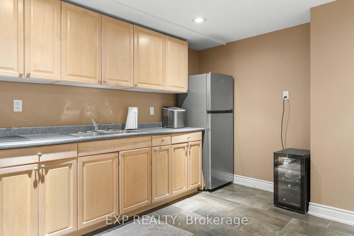 Photo 38 at 20 Malaren Road, Maple, Vaughan