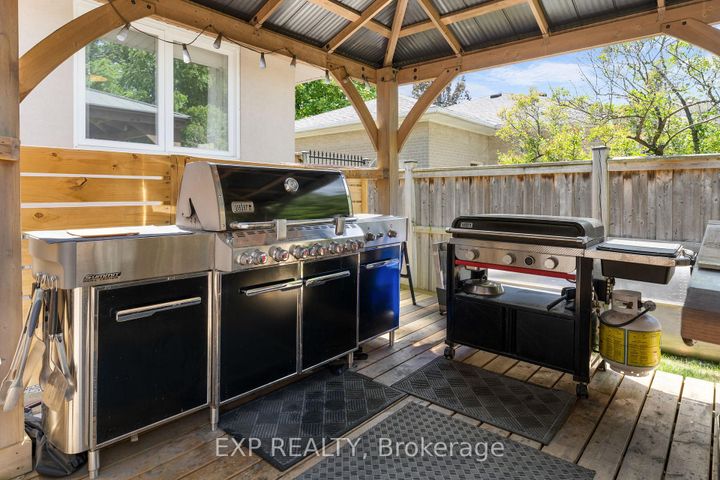 Photo 44 at 20 Malaren Road, Maple, Vaughan