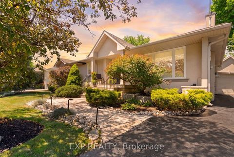 Photo 0 at 20 Malaren Road, Maple, Vaughan
