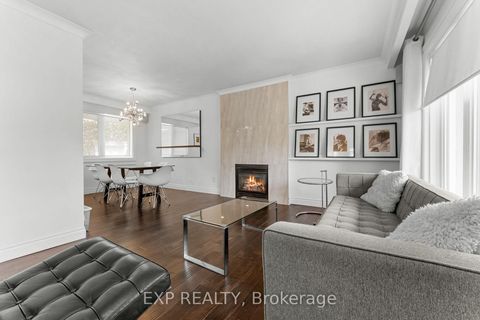 Photo 6 at 20 Malaren Road, Maple, Vaughan