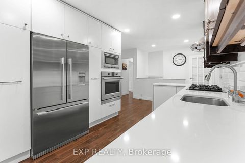 Photo 13 at 20 Malaren Road, Maple, Vaughan