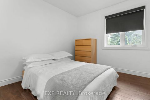 Photo 19 at 20 Malaren Road, Maple, Vaughan
