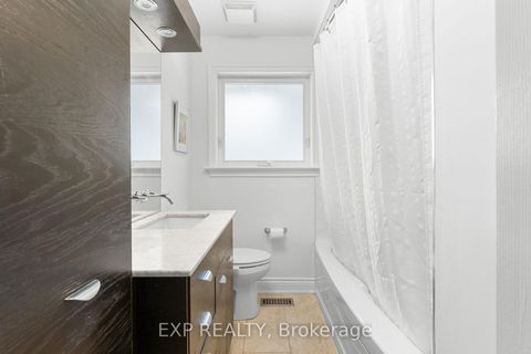 Photo 28 at 20 Malaren Road, Maple, Vaughan