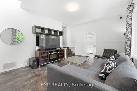 Photo 31 at 20 Malaren Road, Maple, Vaughan