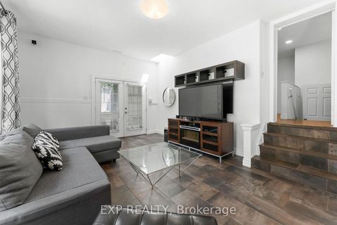 Photo 32 at 20 Malaren Road, Maple, Vaughan