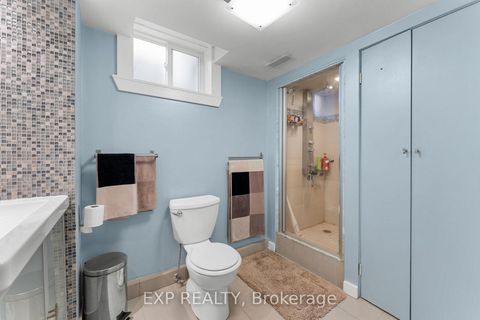 Photo 33 at 20 Malaren Road, Maple, Vaughan