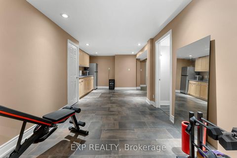 Photo 40 at 20 Malaren Road, Maple, Vaughan