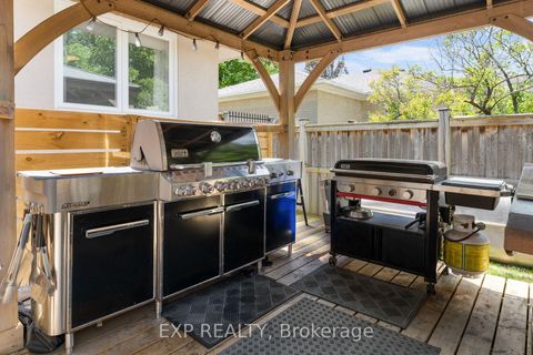 Photo 44 at 20 Malaren Road, Maple, Vaughan